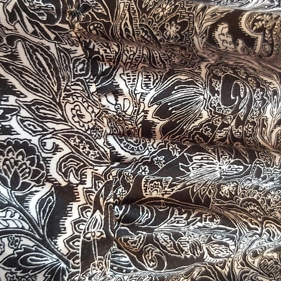 TORRID off shoulders top - Picture 3 of 7